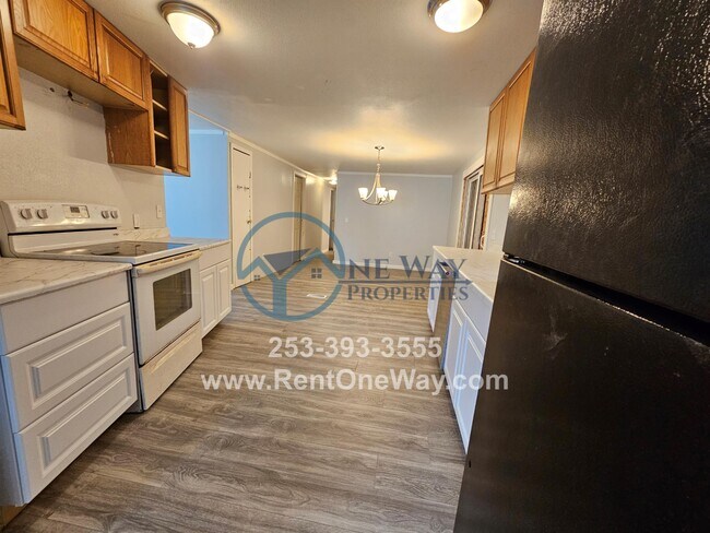 Building Photo - 14110 Prairie Ridge Dr E