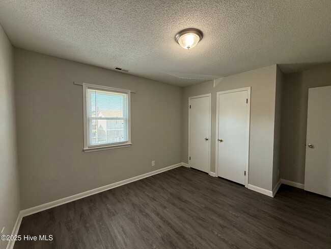 Building Photo - 2310 Indian Dr