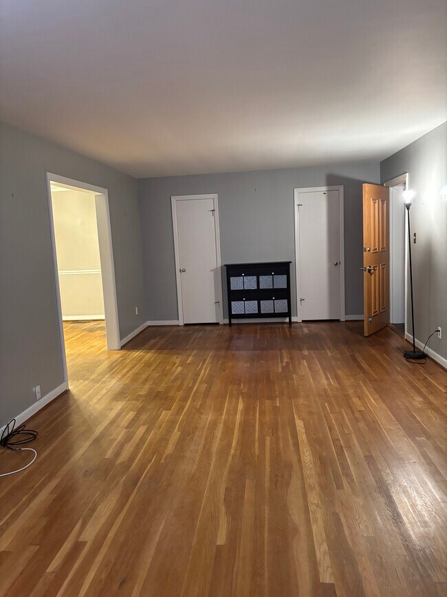 Living room - 3416 Grove Ave