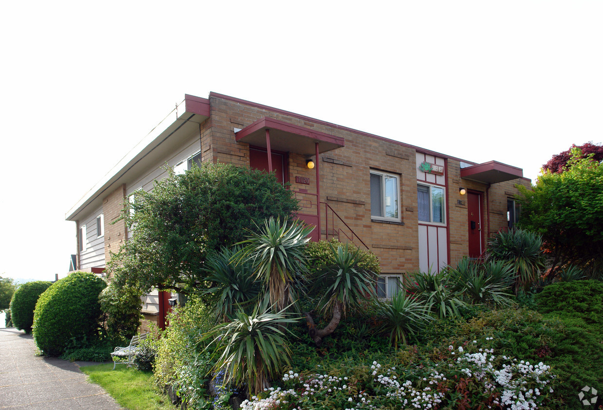 Building Photo - Linden West Pads