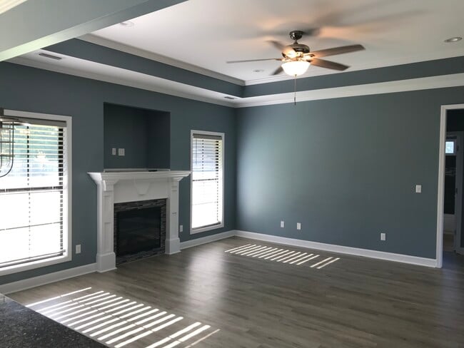 Building Photo - 4639 Headland Ave