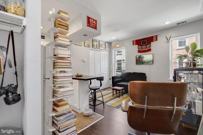 Foto del edificio - 1630 Rodman St