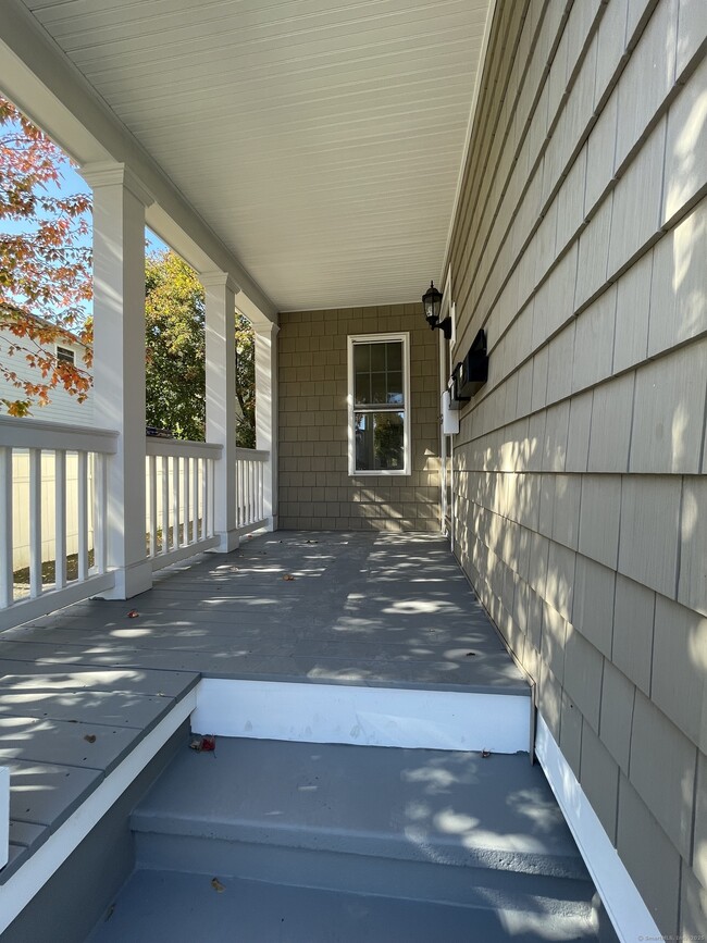 Foto del edificio - 687 Hallett St