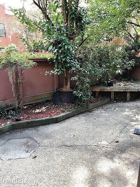 Building Photo - 3 br, 3 bath Townhome - 104 Saint James Place