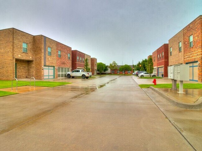 Building Photo - Normans Best Kept Secret Ready For Your De...