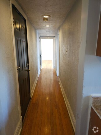 Building Photo - 1432 S Kenneth Ave