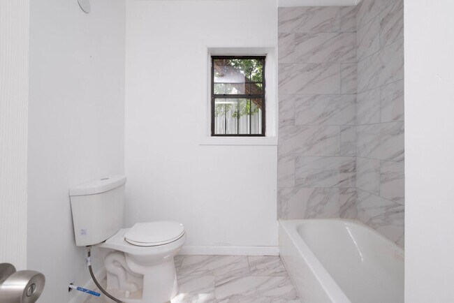 Foto del edificio - Office Building For Rent