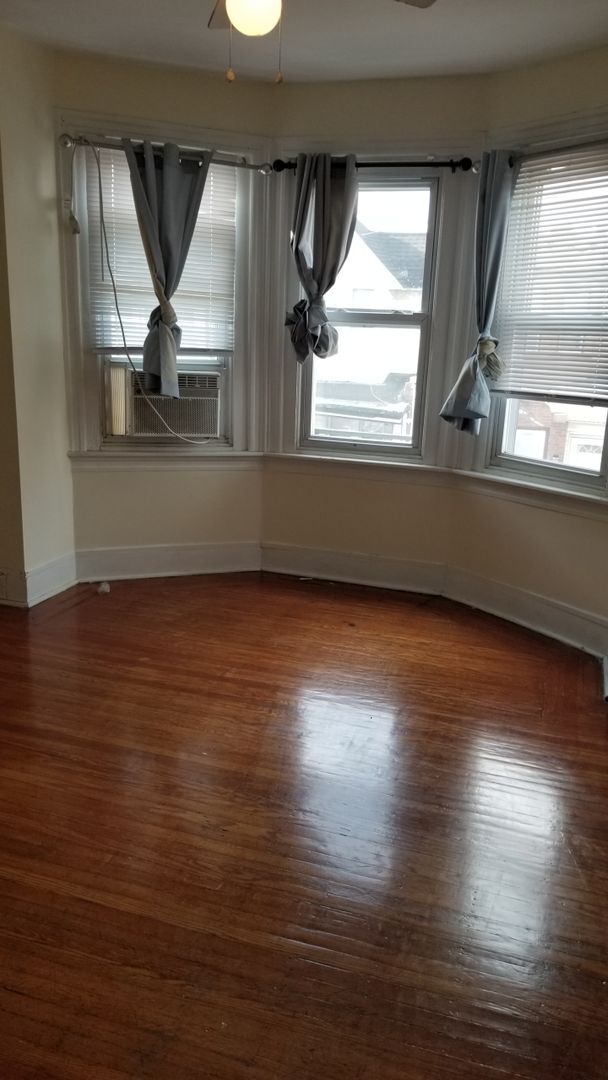 Foto del edificio - Enclosed Porch Row - West Philadelphia