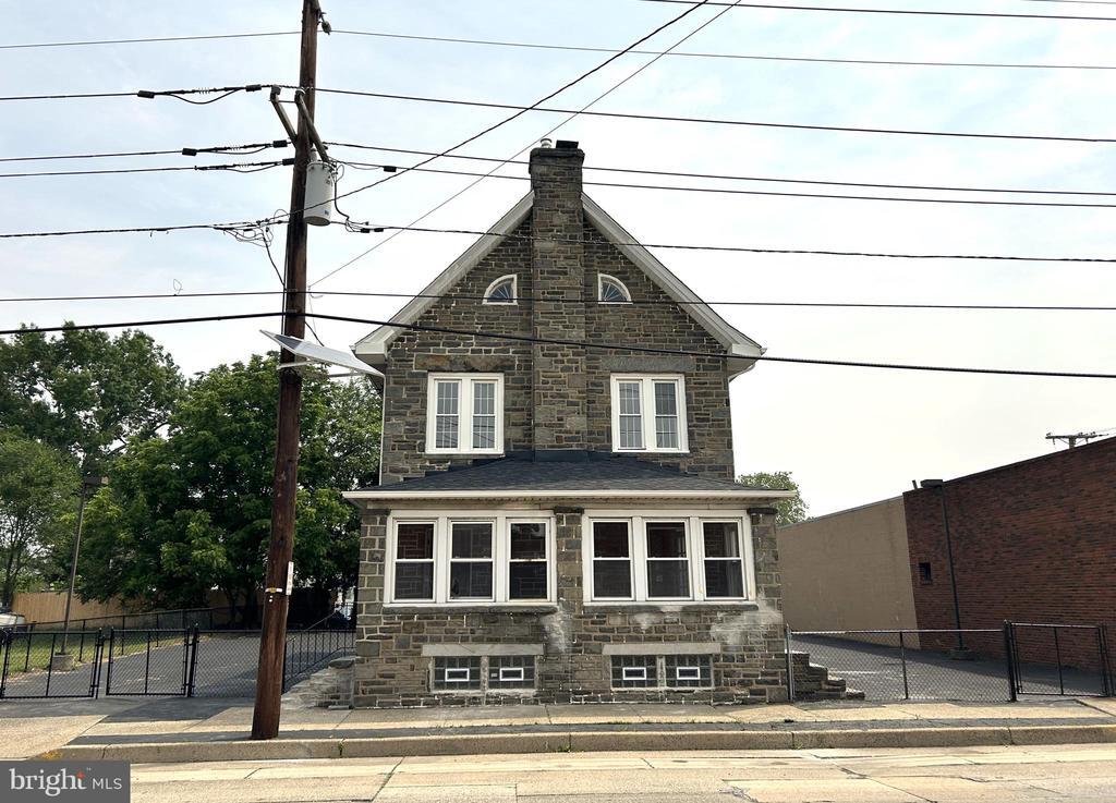 Primary Photo - 825 Jersey Ave