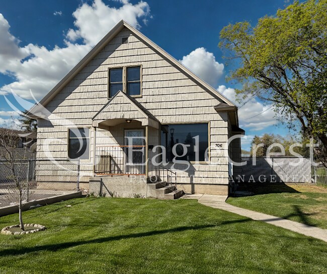 Building Photo - 706/708SCollege