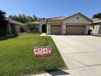 Foto principal - Gorgeous home in NW Visalia with a split f...