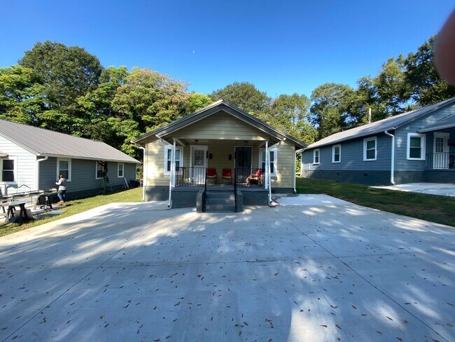 Building Photo - Remodeled 1/1 located in Shelby, NC