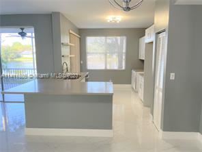 Building Photo - 2 br, 2 bath Townhome - 14909 SW 15th St