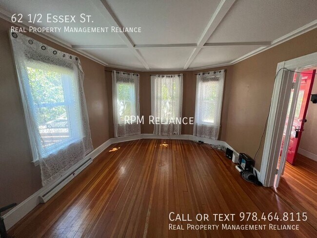 Building Photo - Spacious 4-Bedroom Home Condo in Prime Bev...
