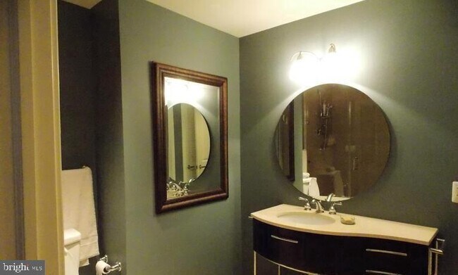 Building Photo - 1818 Kalorama Rd NW