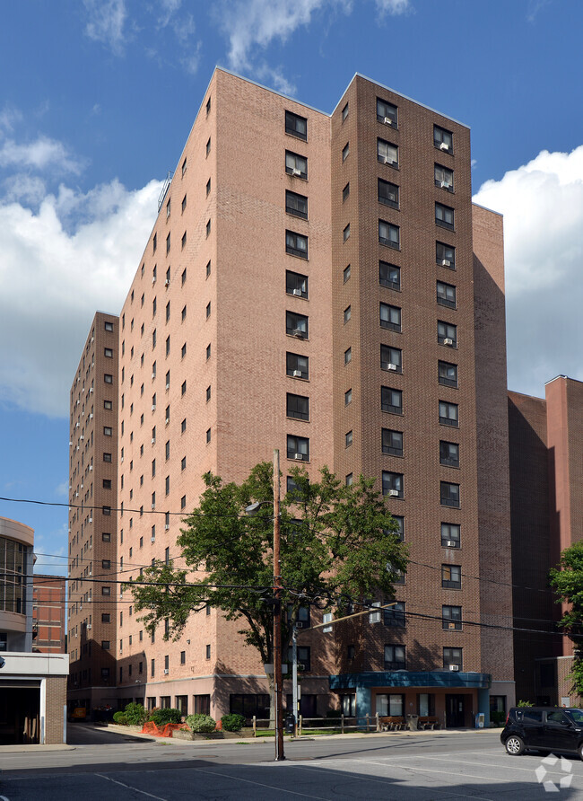 Vista desde el sudoeste - Vine Street Tower