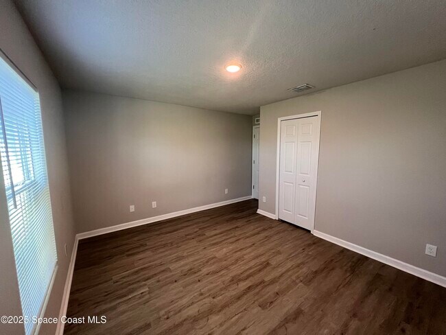 Building Photo - 537 Cooper Ct