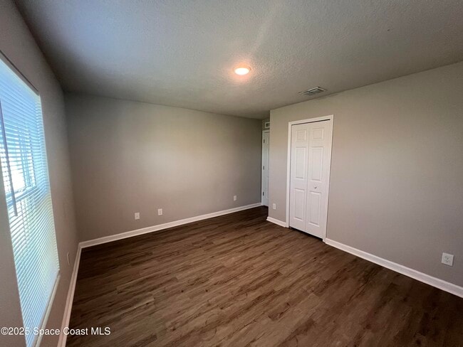 Foto del edificio - 537 Cooper Ct