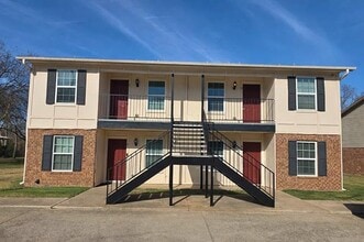 Building Photo - 620 Race St