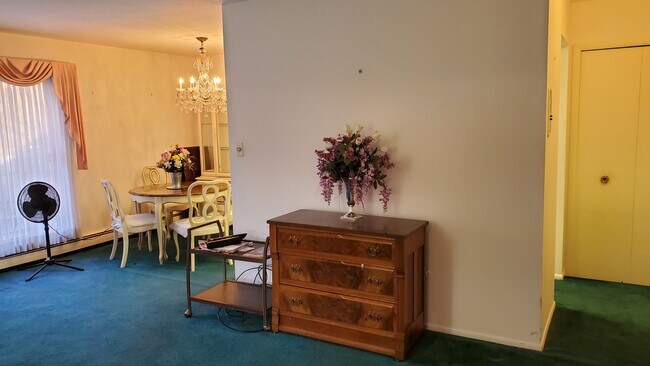 Dining room/dining room - 315 Solon Rd