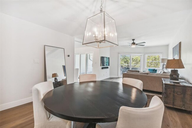 Building Photo - 762 S Village Cir