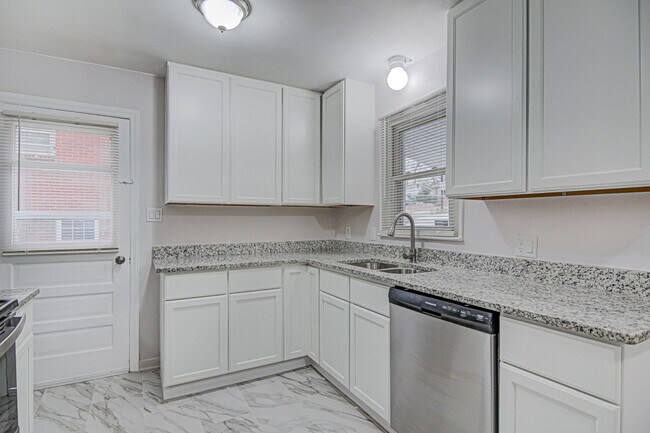 Foto del edificio - 1411 Argonne Blvd