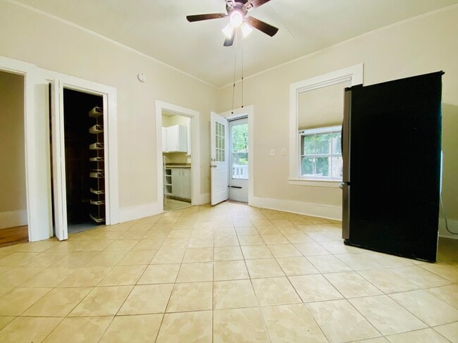 Building Photo - 16 Montvale Ave