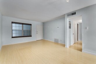Building Photo - 300 Crockett St