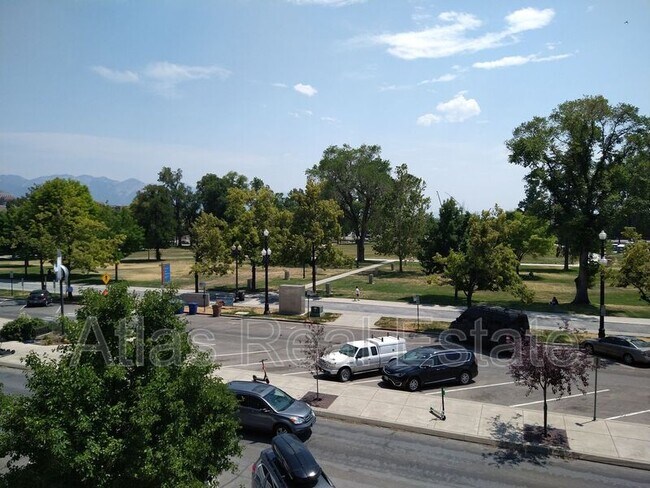 Foto del edificio - 360 W 300 S