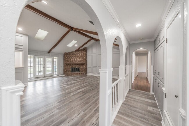 Foto del edificio - Charming Updated Home on Quiet Cul-de-Sac