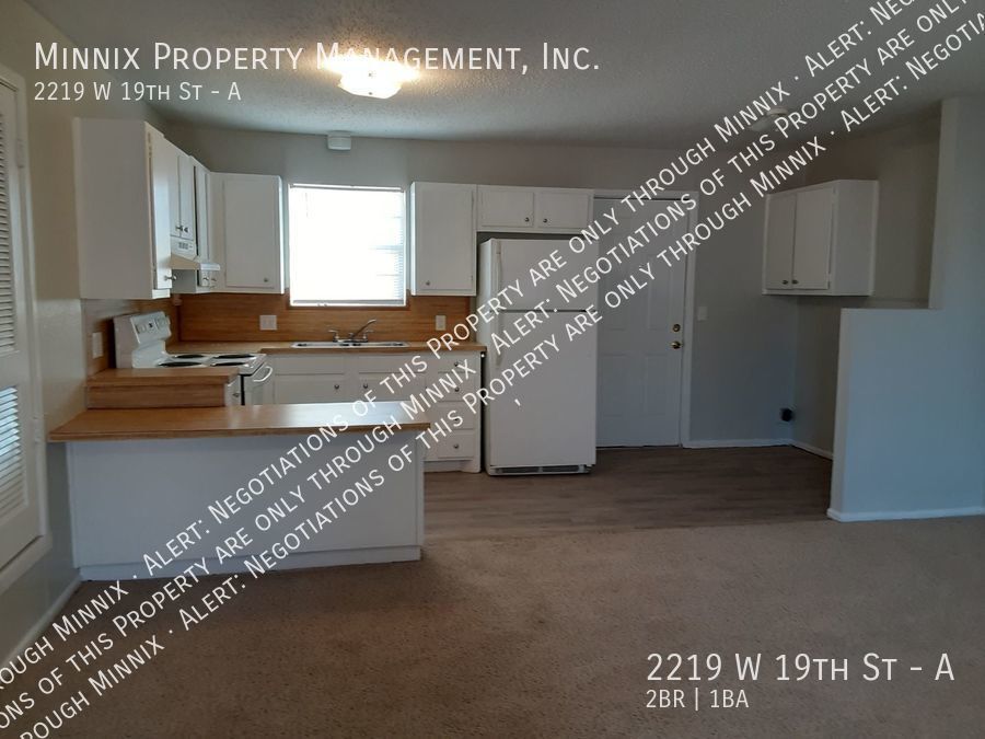 Primary Photo - 2219 W 19th St