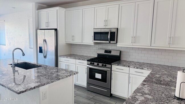 Foto del edificio - 9118 W Sells Dr