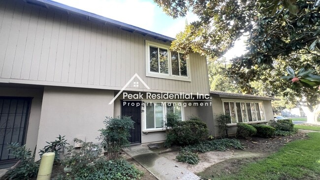 Building Photo - Wonderful 3bd/1.5ba Townhouse!