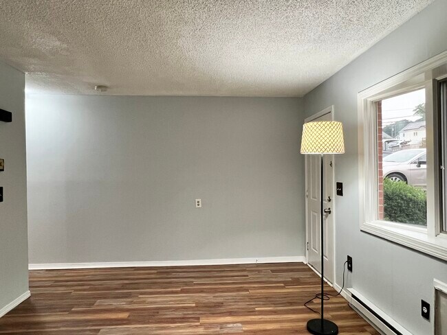 Foto del edificio - 909 Hamilton Ave