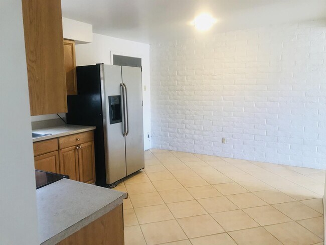 Building Photo - 6707 E Hawk Dr