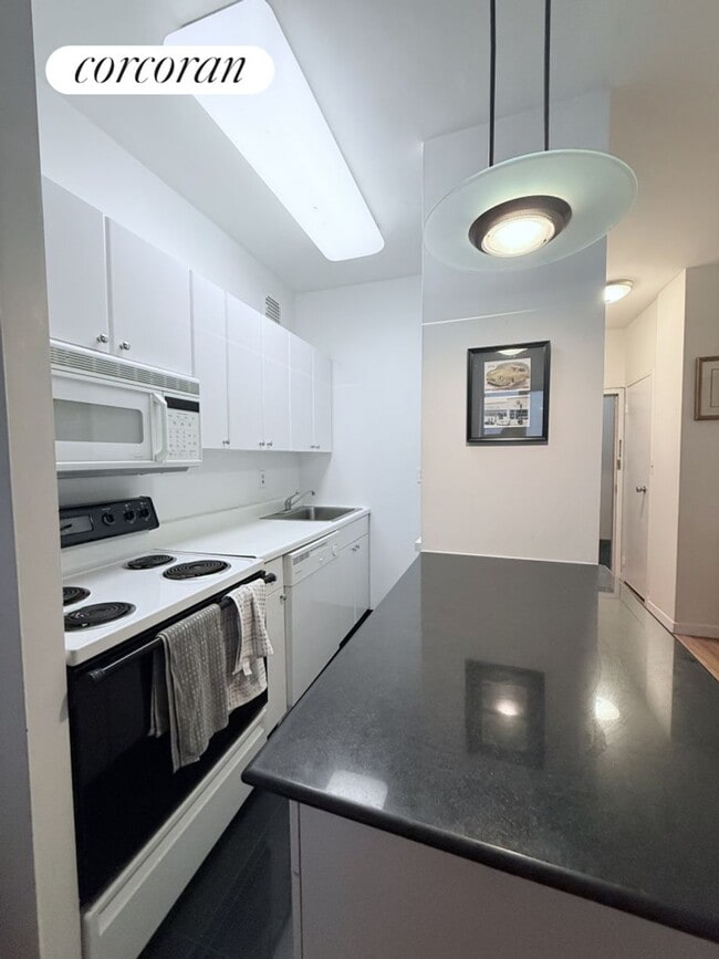 Foto del edificio - 117 W 58th St