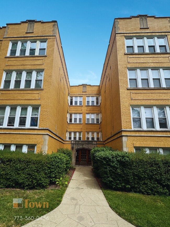 Foto del edificio - 6309 N Albany Ave