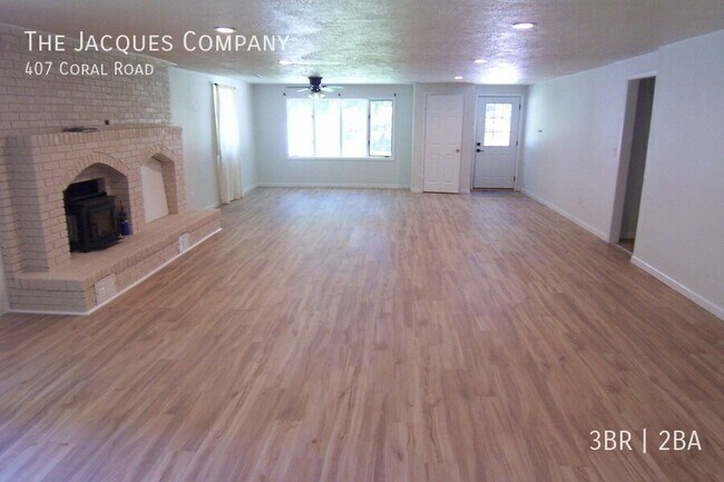 Building Photo - 407 Coral Rd