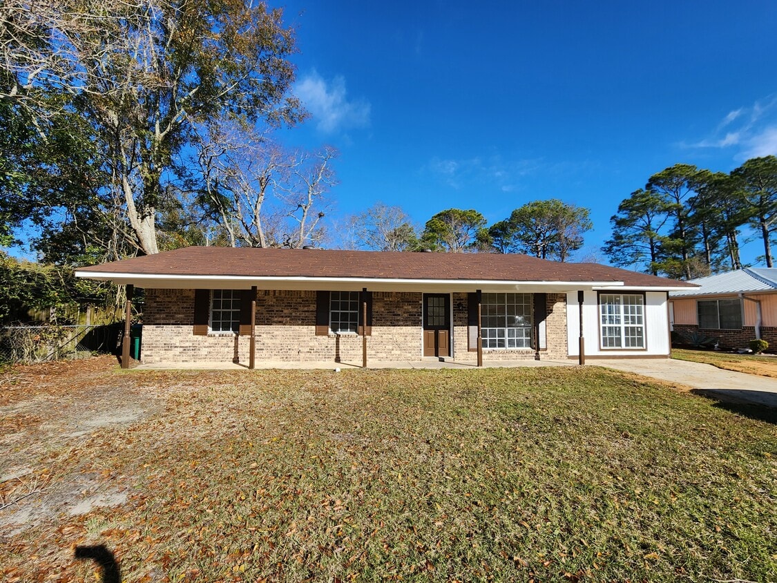 4 Leggett Cir, Gulfport, MS 39503 House Rental in Gulfport, MS