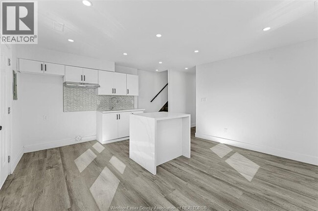 Building Photo - 409 HALL B