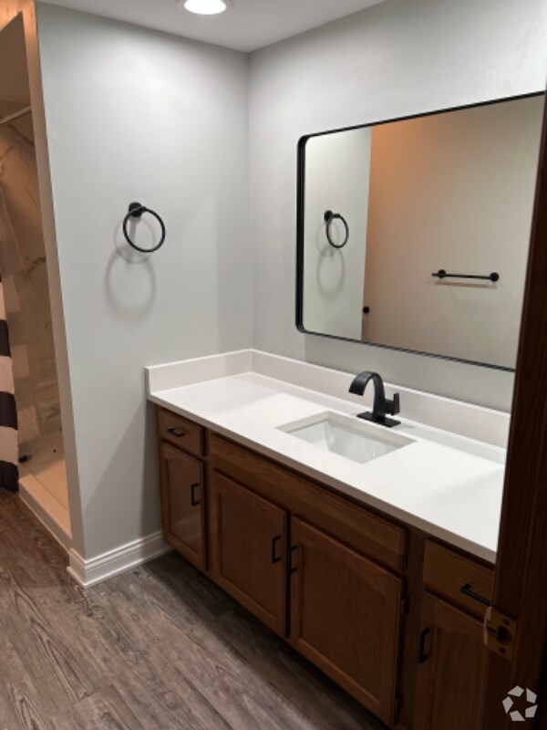 Fountain Ridge Apartments for Rent with Hardwood Floors Crown Point