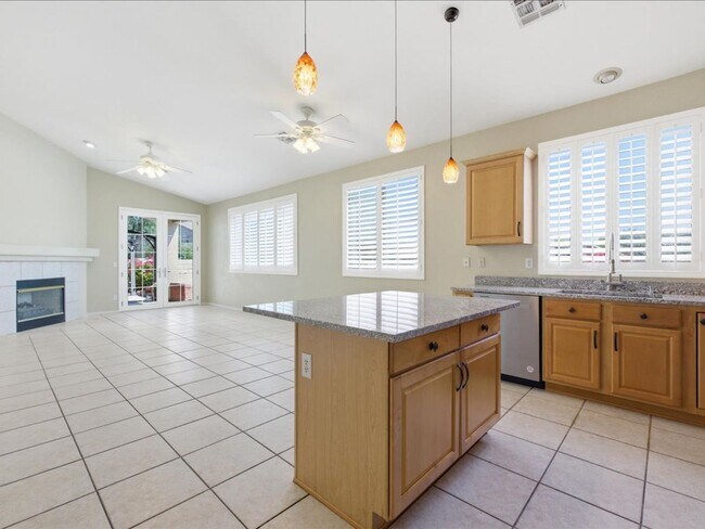Building Photo - 9627 E Shadow Lake Ct