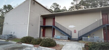 Building Photo - 6400 Starbrook Dr