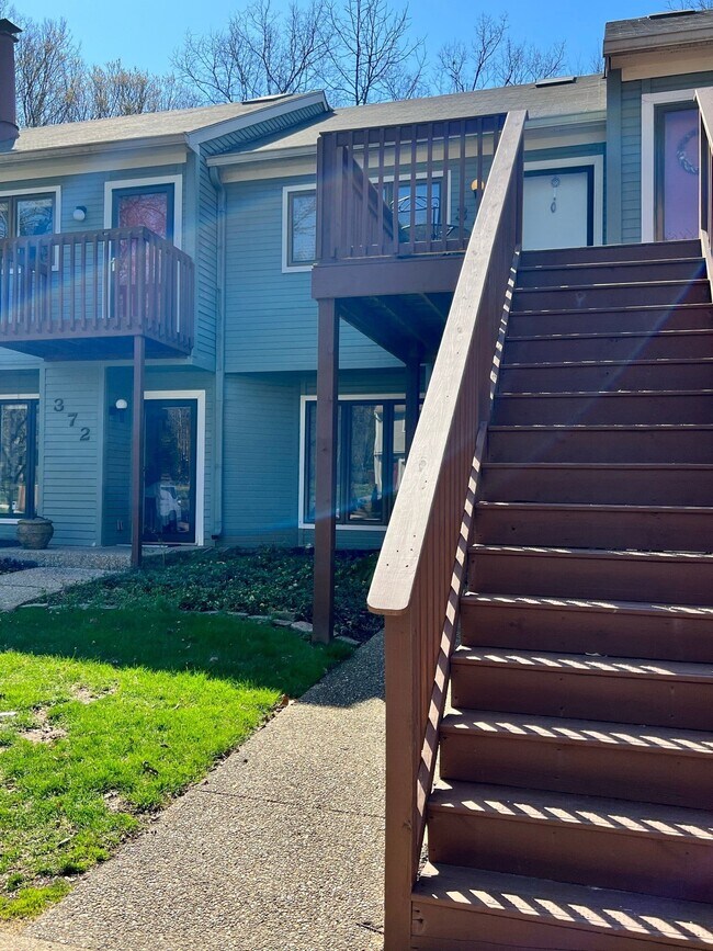 Building Photo - 370 Cres Spring Dr