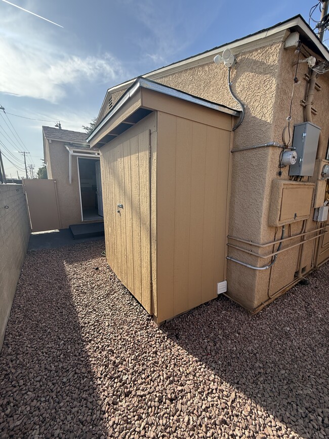 Building Photo - 410 N Glenwood Pl