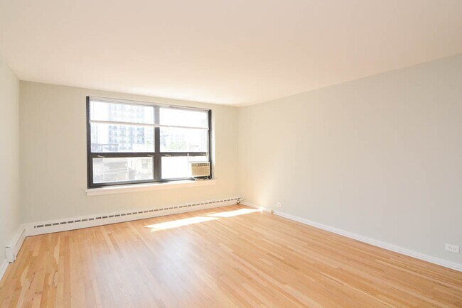 Foto del edificio - 450 W Wellington Ave