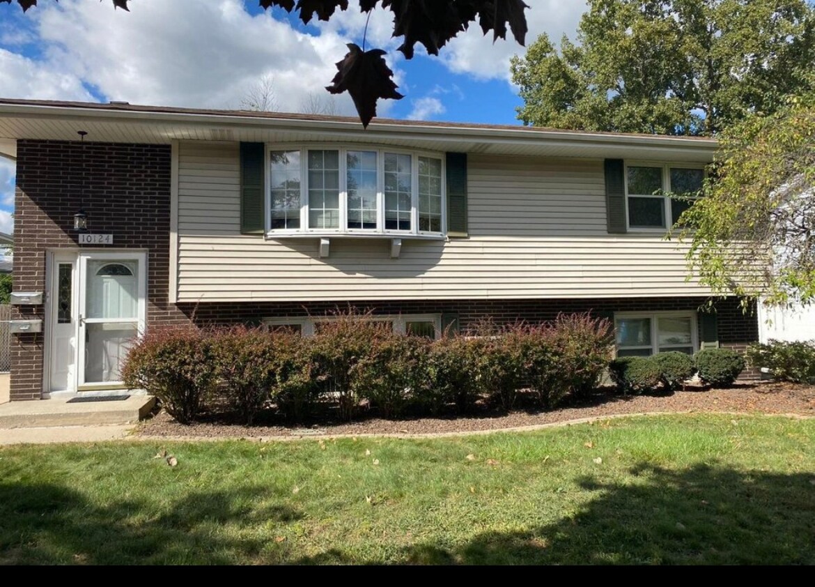 10124 Erie Pl Unit 1, Highland, IN 46322 Apartments in Highland, IN