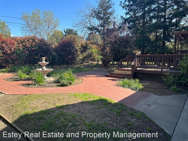 Foto del edificio - 3 br, 2 bath House - 590 East J Street