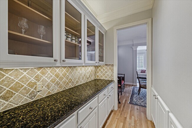 Foto del edificio - 523 Archwood Trail