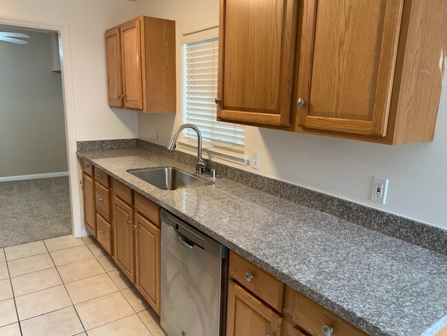 Foto del edificio - 1791 Shirley Dr